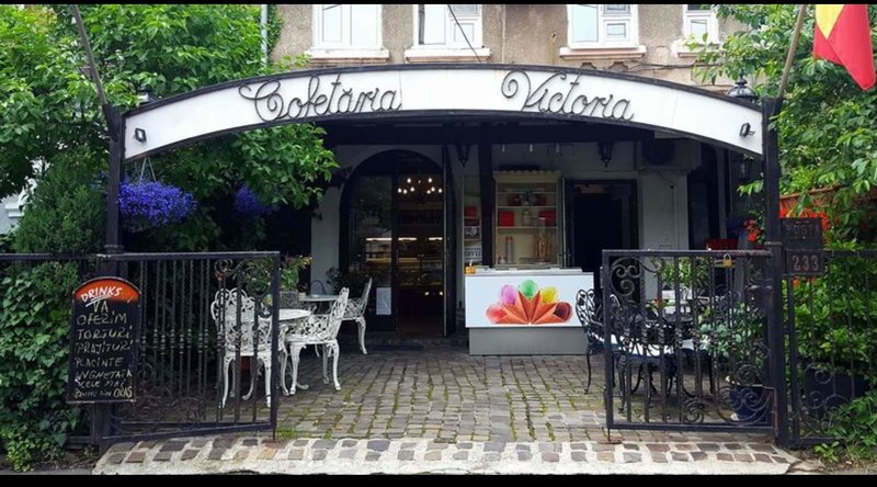 Vanzatoare pentru cofetaria Casa Victoria,